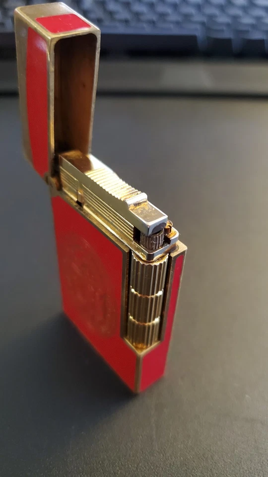 Encendedor de cigarros Montecristo Signature Series Romeo Y Julieta 100 aniversario Foto 2 de 3