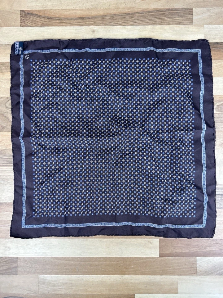 Cuadrado de bolsillo Gucci vintage marrón y azul marino 100 % seda enrollado a mano hecho en Italia Foto 4 de 4