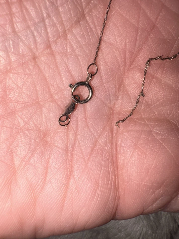 Collar solitario de diamantes de oro blanco de 1/4 quilate Zales Foto 4 de 4