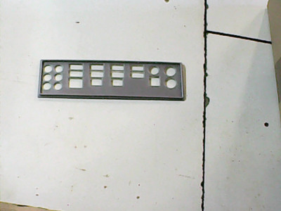 Plaque I/O Shield Arrière En PLA Pour Carte Mère GIGABYTE GA-B75M-D3H REV 1.0