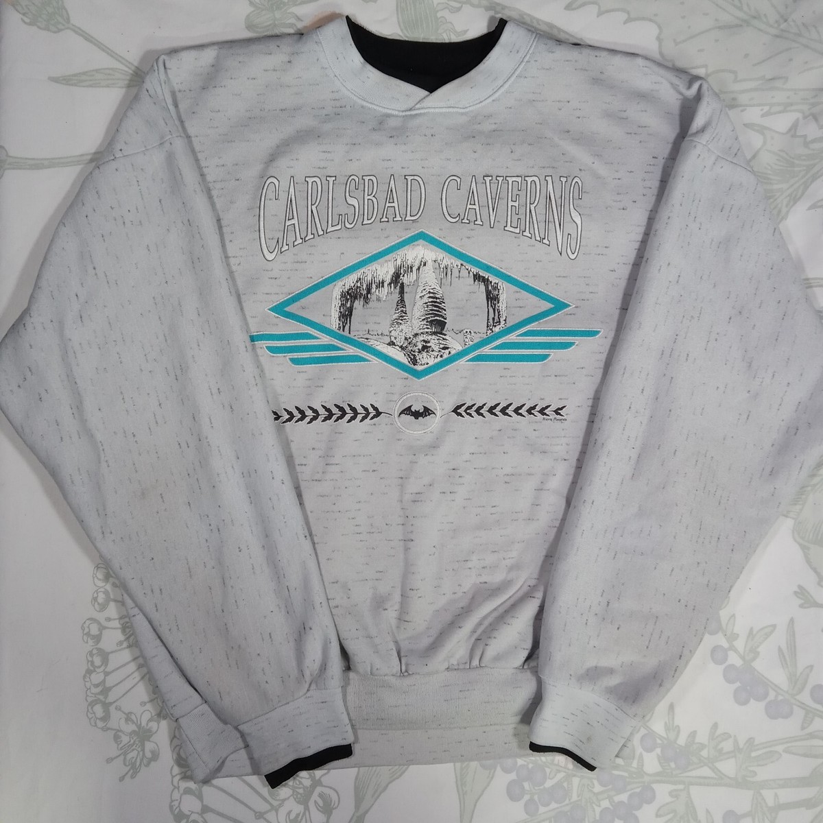 VTG Carlsbad Caverns Sz XL USA New Mexico Tribal Western Bat Gray Sweatshirt