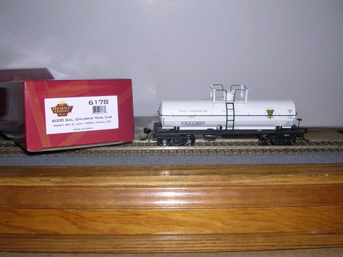 B.L.I. Coche cisterna #6462 Ethyl Corporation 6000 galones con 2 diferenciales #s escala H.O. 1/87 | Zustand: New