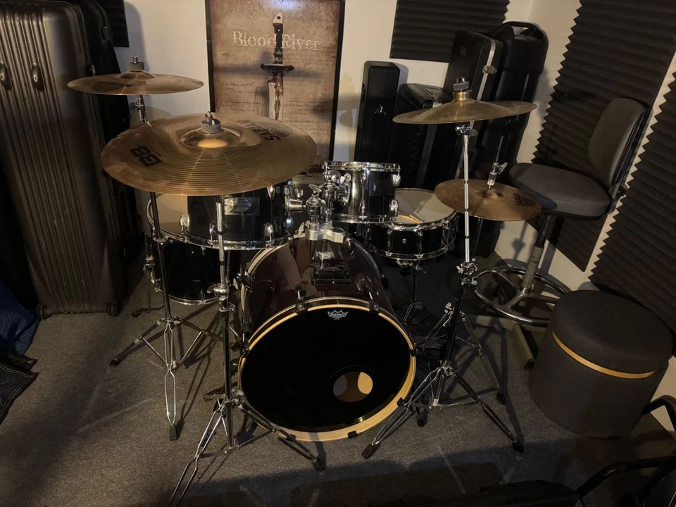 Juego de batería completo de 5 piezas con platillos Sabian B8, herrajes y cabezales remo - Listo Foto 2 de 4