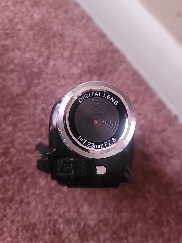 Vivitar DVR 710HD Video Camera Camcorder Looks Like Has A Spot On Lense - Image 3 of 4