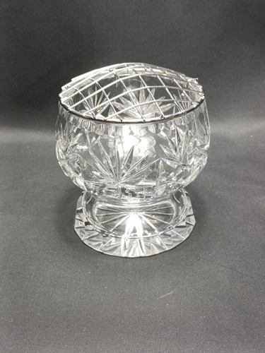 Vintage Schale aus geschliffenem Kristallglas Blume Rose, schönes Art Deco Design mit Fuß sehr guter Zustand