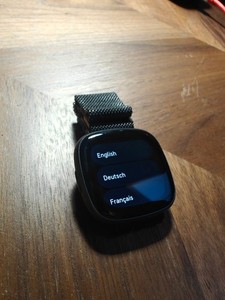 Fitbit Versa 4 Fitness - Montre Connectée Noire - État Occasion - Tracker Activité