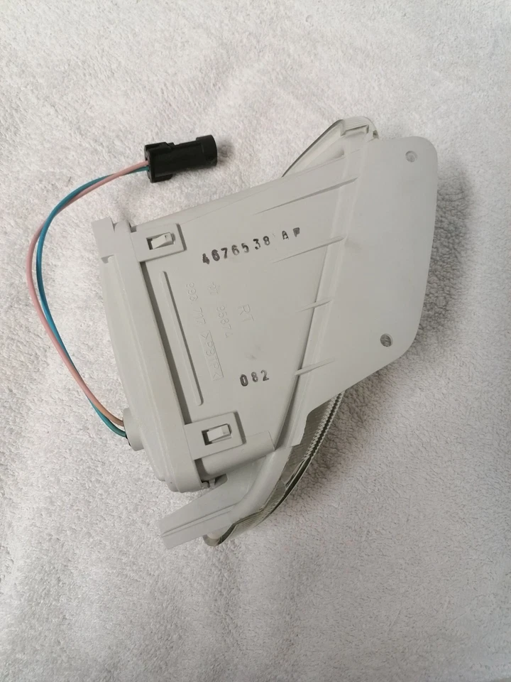 Orig. Nebelscheinwerfer rechts Chrysler Grand Voyager III, OE K04676538  NEU - Изображение 3 из 4