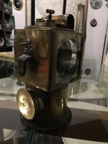 Affiches, photos et cartes de collection sur les chemins de fer et les trains lanternes, lampes