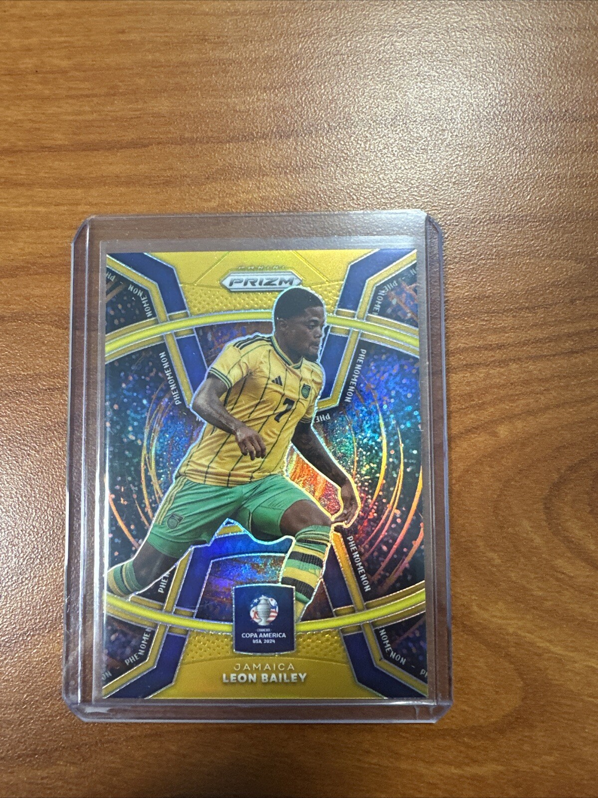 2024 Prizm 頼ん Copa America メッシ ケースヒッSSP