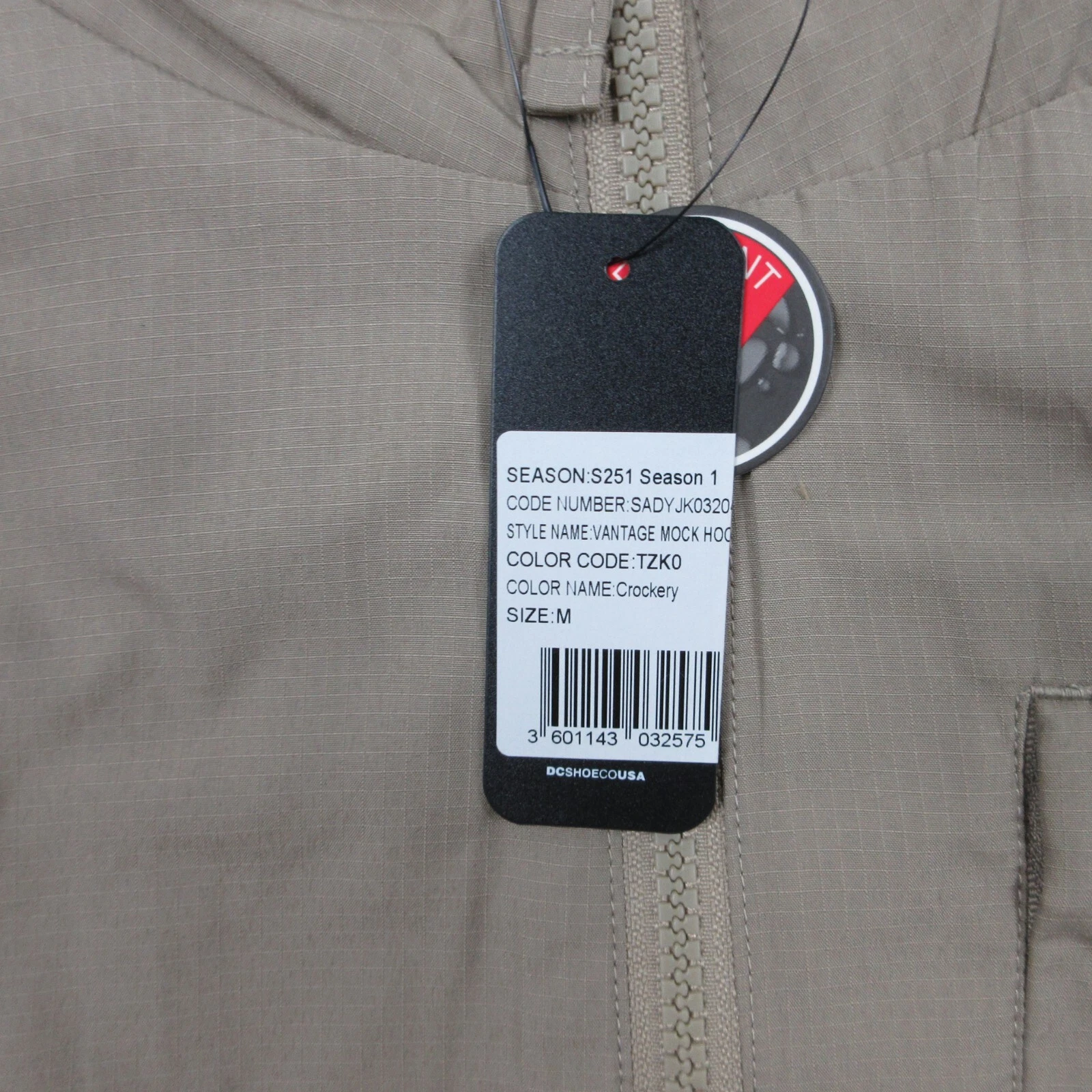 DC Shoe Co Jacket Mens Medium Beige Ripstop Vented Packable Hood Outdoor Vantage - product detail image 4