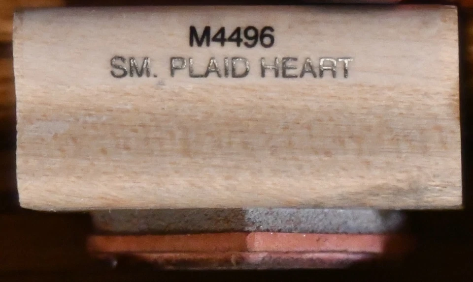 Stampington & Company Estampilla de goma a cuadros corazón retazos amor día de San Valentín Foto 2 de 3