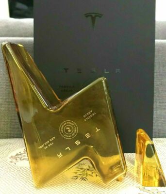 EMPTY TESLA TEQUILA BOTTLE + STAND + BOX LIMITED EDITION *NO EMPTY TESLA TEQUILA BOTTLE + STAND + BOX LIMITED EDITION *NO