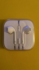 NEW Genuine Apple iPhone Earbuds wired Lightning White Brand new Sealed