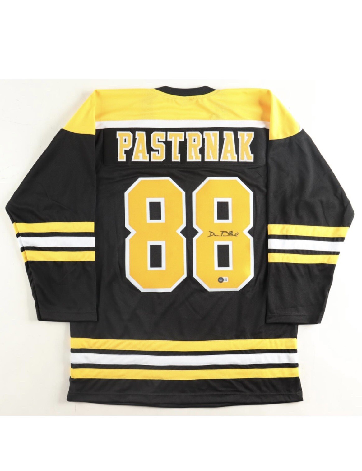 David Pastrnak Signed Jersey (Beckett) (Boston Bruins) 