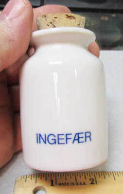 Eva Trio Porcelain Spice jar w cork stopper, designed by Ole Palsby, Ingefaer