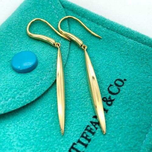 TIFFANY & Co. 18K Gold Feather Earrings - Picture 3 of 9