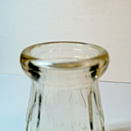 Vintage East Greenwich Dairy RI. Embossed Half Pint Glass Milk Bottle Ribbed - Picture 5 of 7