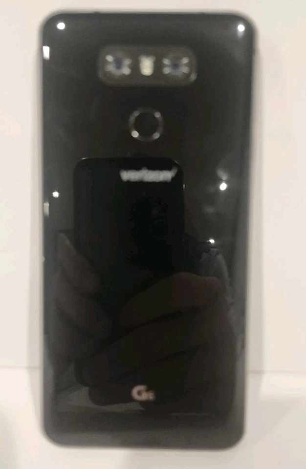 LG G6 VS988 Verizon 32GB Good Shape User Locked - Image 2 of 4