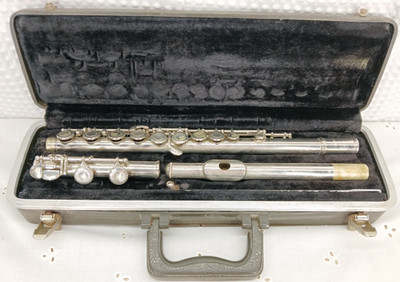 BUNDY SELMER NICKEL SILVER FLUTE WITH A SILVER PLATED FINISH #237137 FREE SHIP