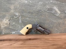 Diamond Hatched Style Iii Naa 22 Lr Extended Grip North American Arms Bone