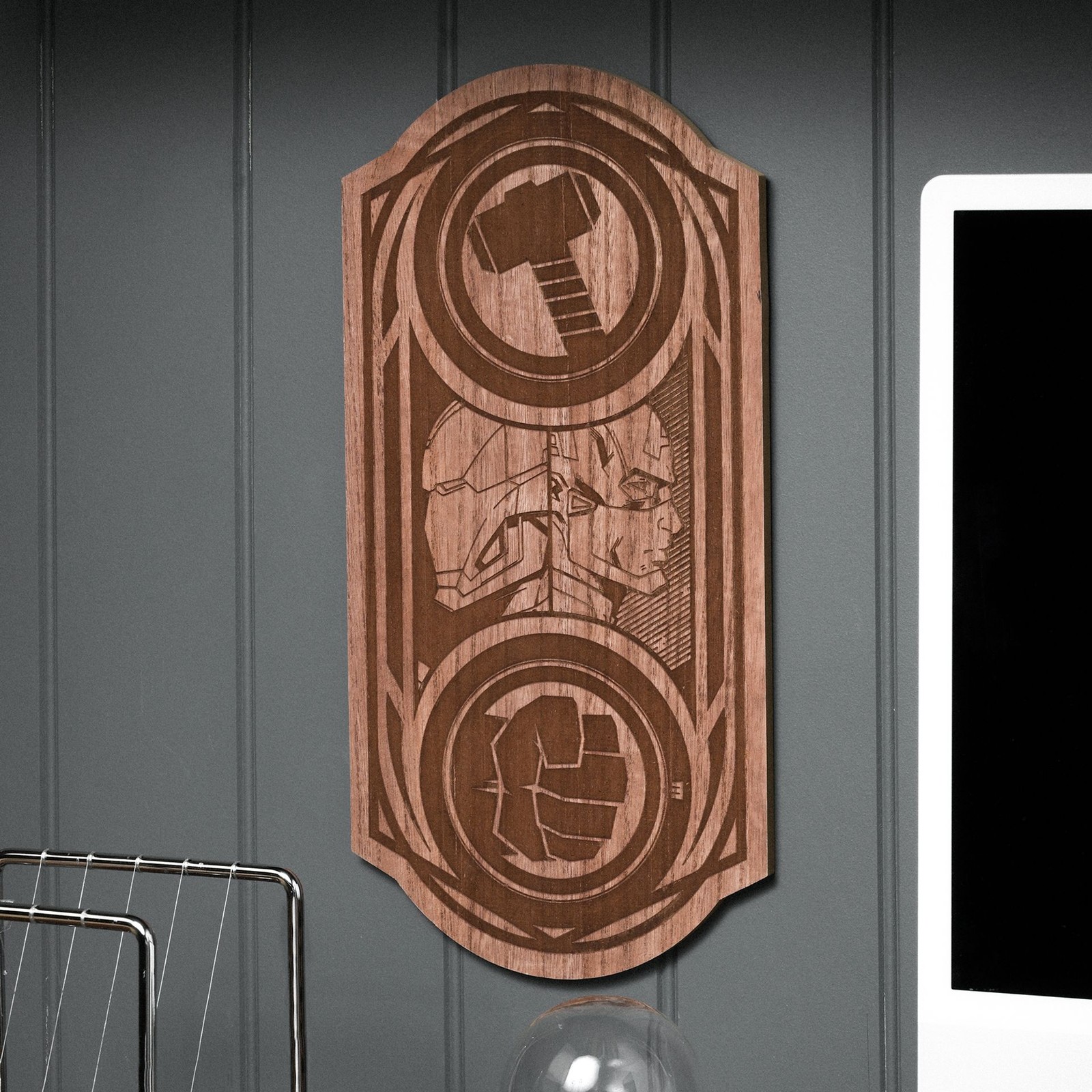 Marvel The Avengers Wall Plaque - Brown - Large - Image 2