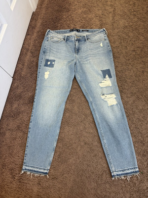 Hollister Low Rise Super Skinny Jeans Destructed Destroyed Patches Light Wash 32