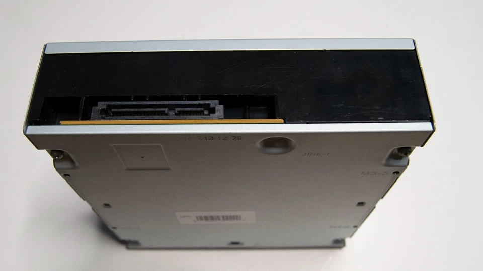 Unidad interna de DVD±RW/CD-RW LG Super-Multi 24x - negra (GH24NSB0) Foto 3 de 4