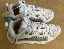 Rip It Future Volleyball Shoes womens Size 7 white & gold  New! sneakers