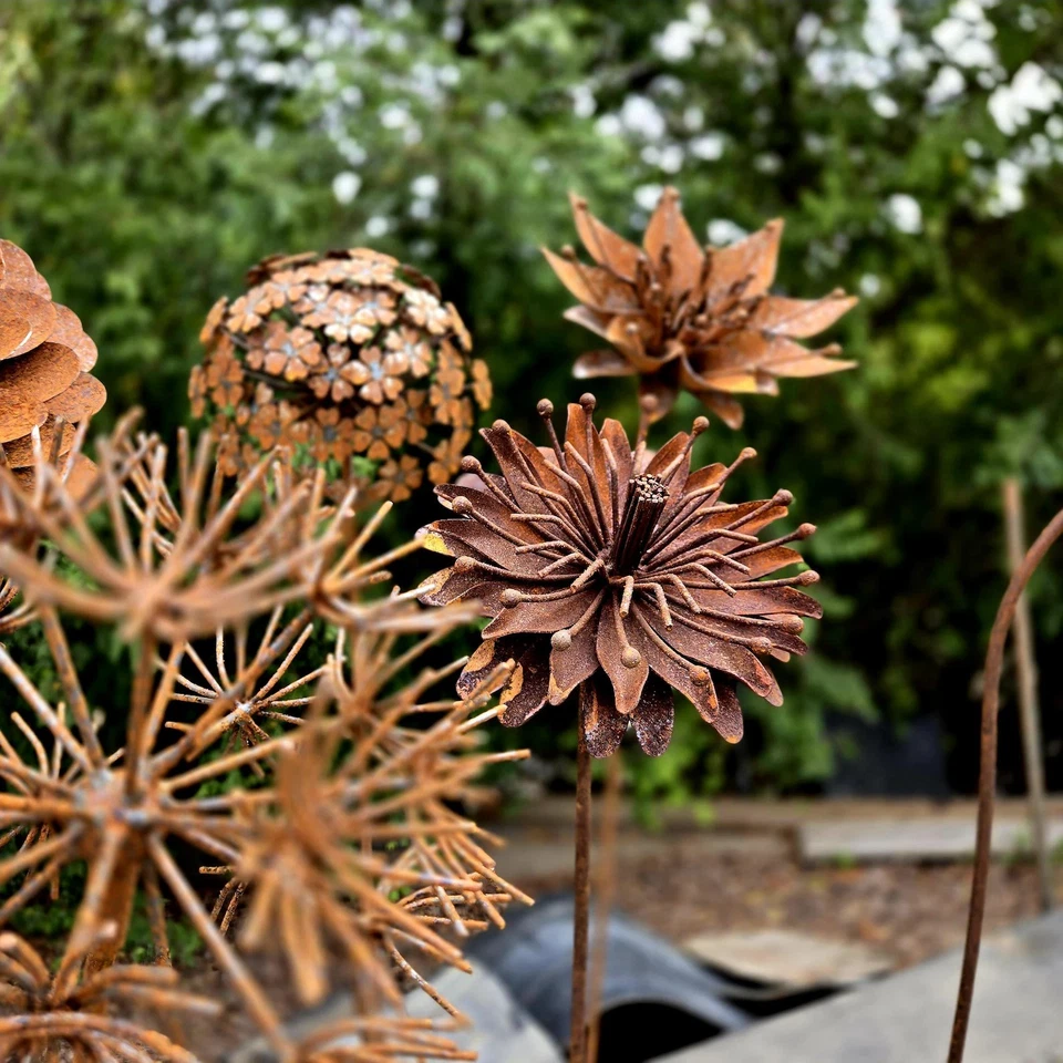 Rusty metal flower stake, garden gift - Set of 5 flowers - Image 4 of 4