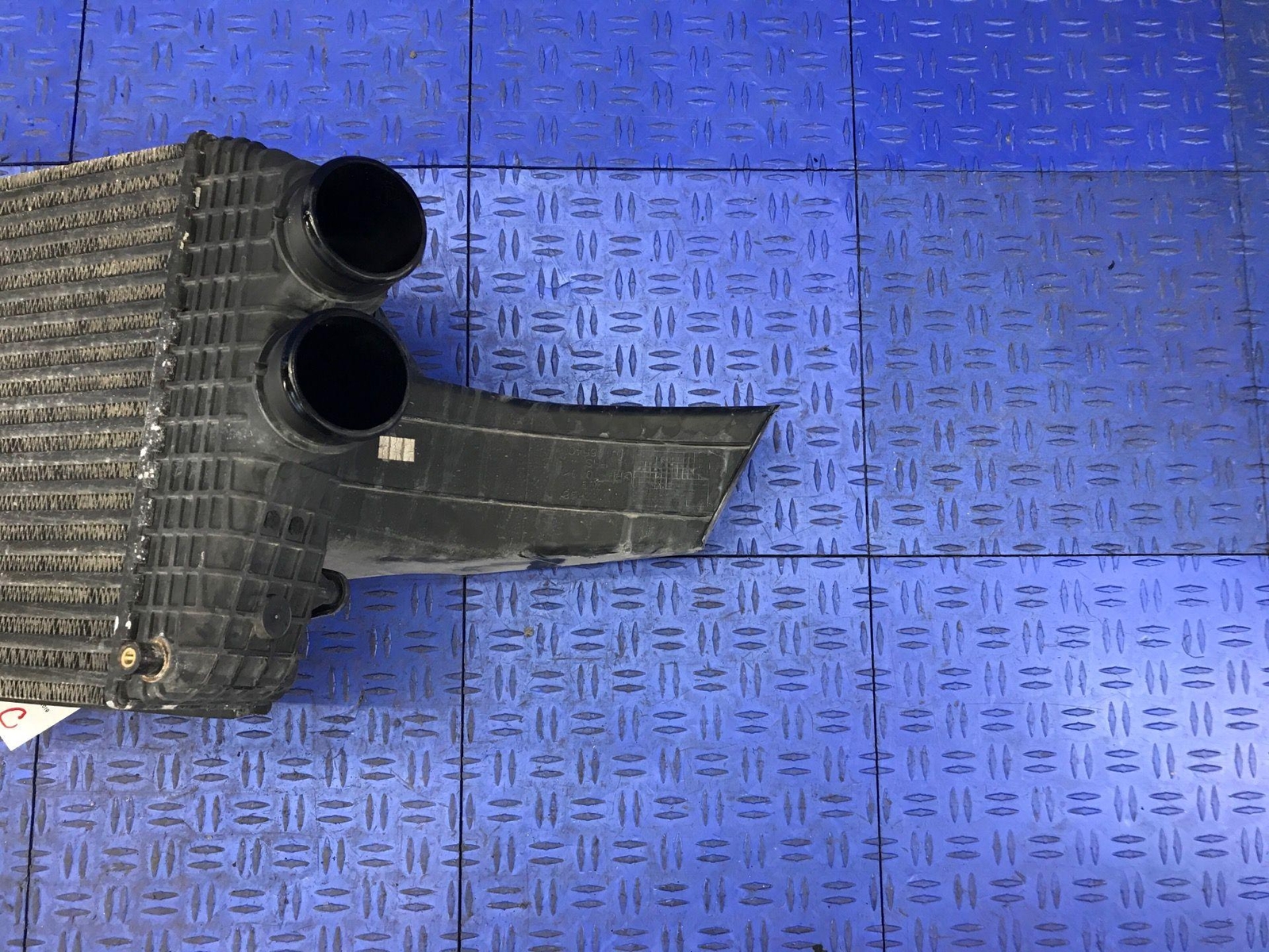 2014-2021 MASERATI GHIBLI QUATTROPORTE RIGHT ENGINE INTERCOOLER DUCT 16474840