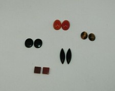 glatt geschliffen halb edelsteinen in verschiedenen Formen