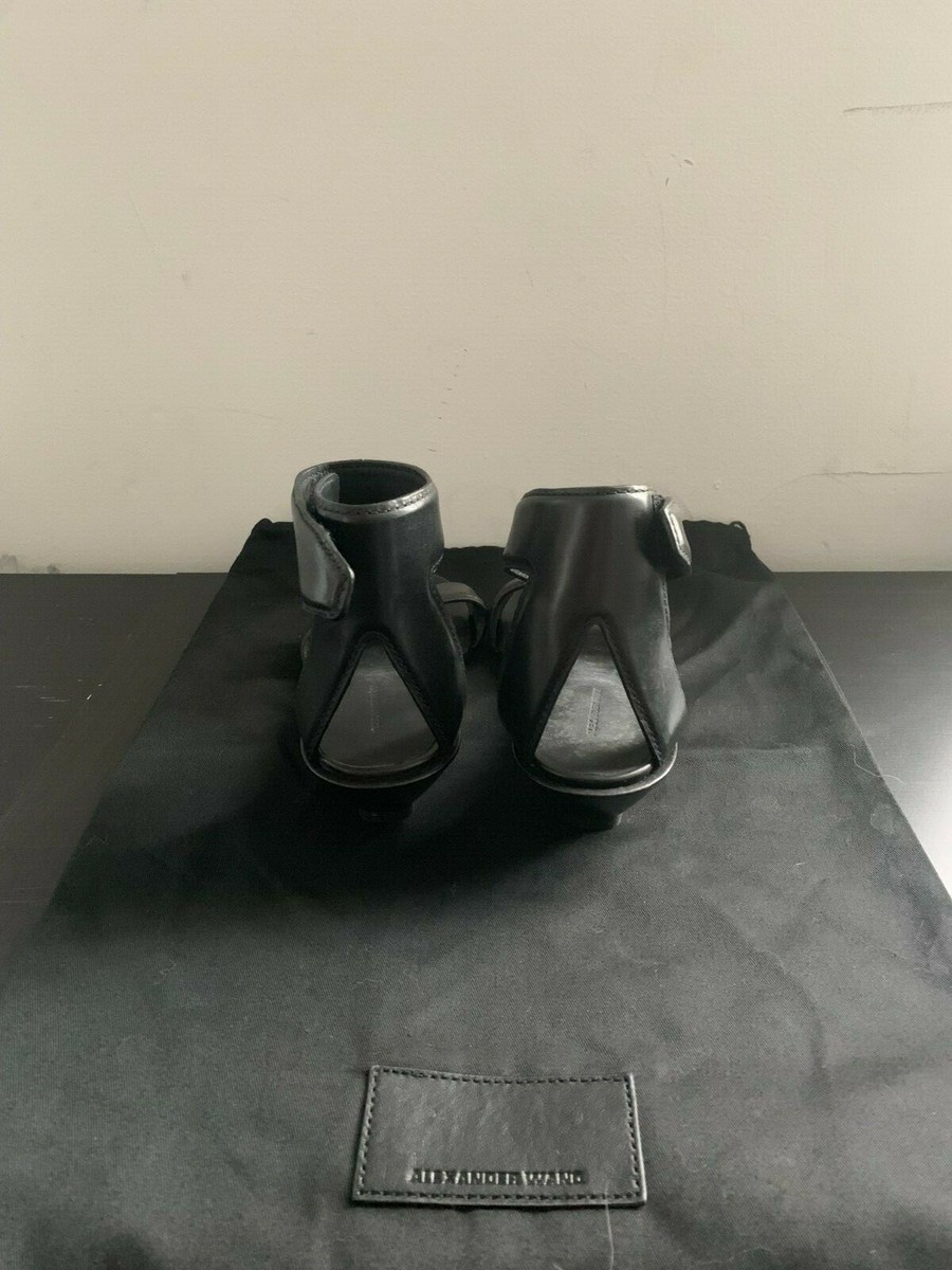 ALEXANDER WANG ナラ エンヘリッシュ サンタル 30123S014 001 Shop Alexander Wang Shoes & Accessories for Women in