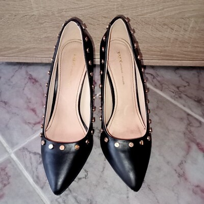 Pumps schwarz mit Nieten
