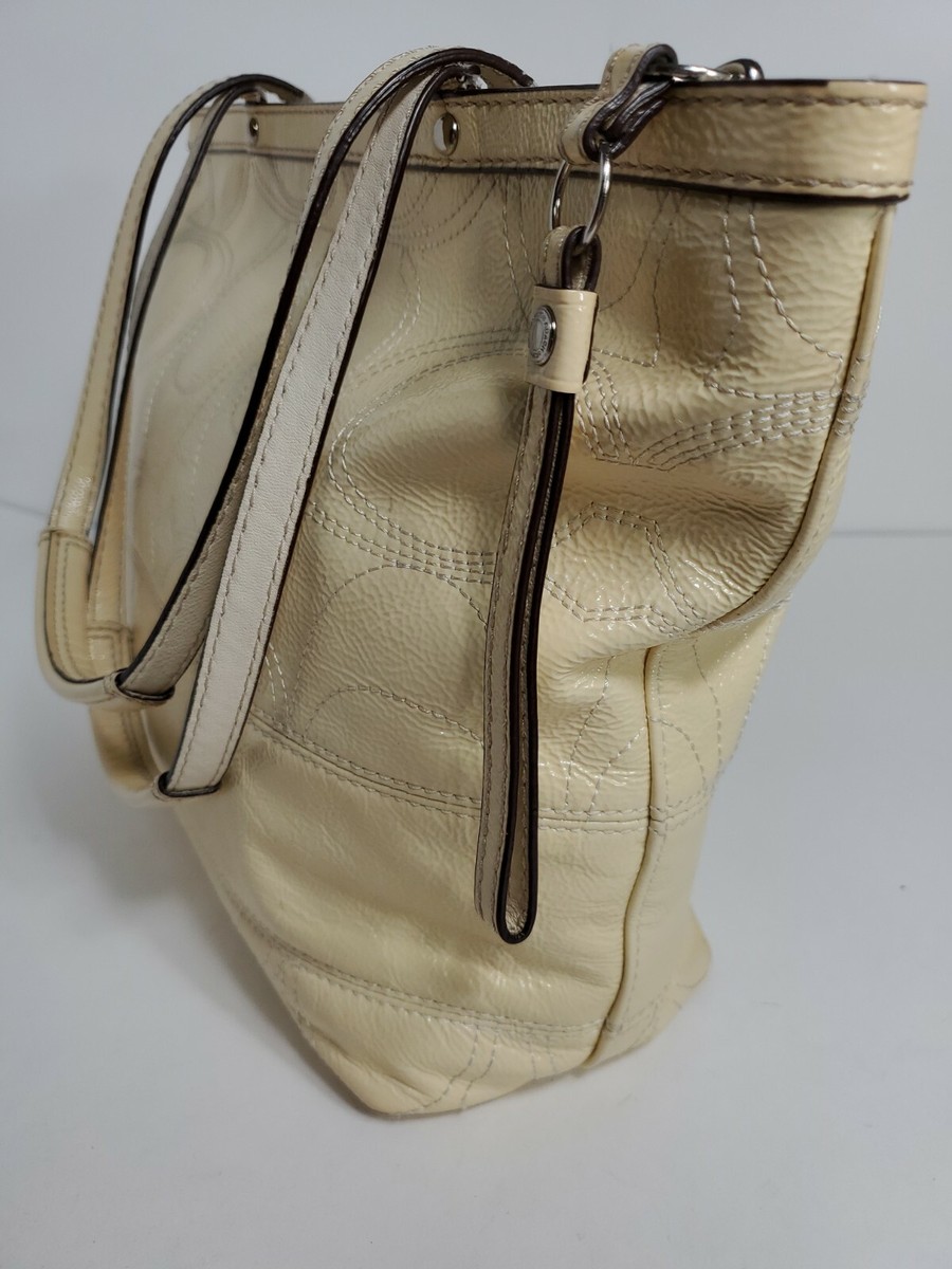 Coach Woman vanila creamy beige color Leather Hobo Style Shoulder