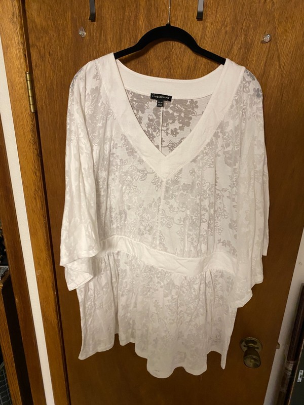 Lane Bryant Women's 22/24 White Burnout Floral Tunic Top | V-Neck