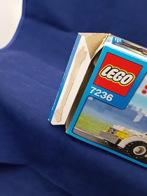 LEGO CITY: Police Car (7236) Used 100% complete w/instructions.  W/ Original box