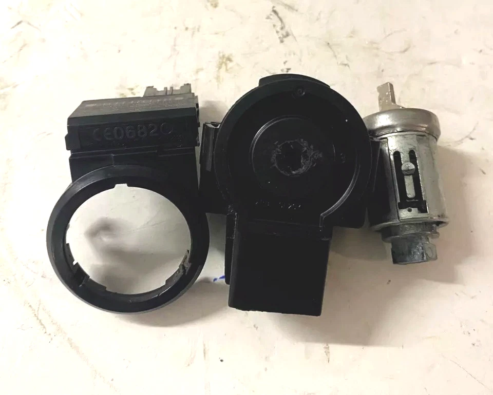 2006-2012 FORD FUSION ЗАМОК ПЕРЕКЛЮЧАТЕЛЯ ЗАЖИГАНИЯ С КЛЮЧОМ И ИММОБИЛАЙЗЕРОМ OEM 6E5T-15607-AC - Изображение 2 из 4