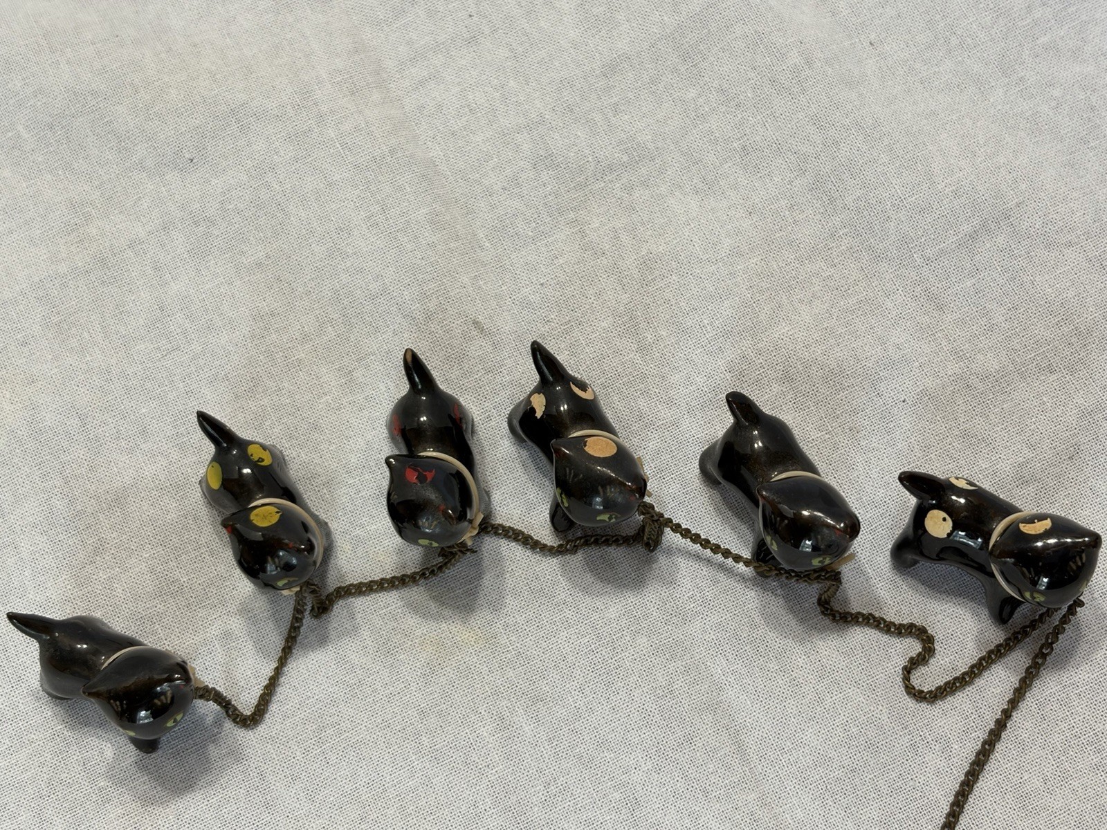 VTG 1950s Japan Black Kitty Cat Figurine And 6 Kittens On Chain Ceramic Painted