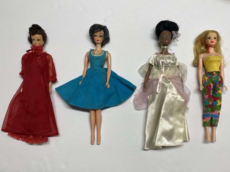 Lot of 4 Vintage Barbie Clones Clone Fashion Dolls