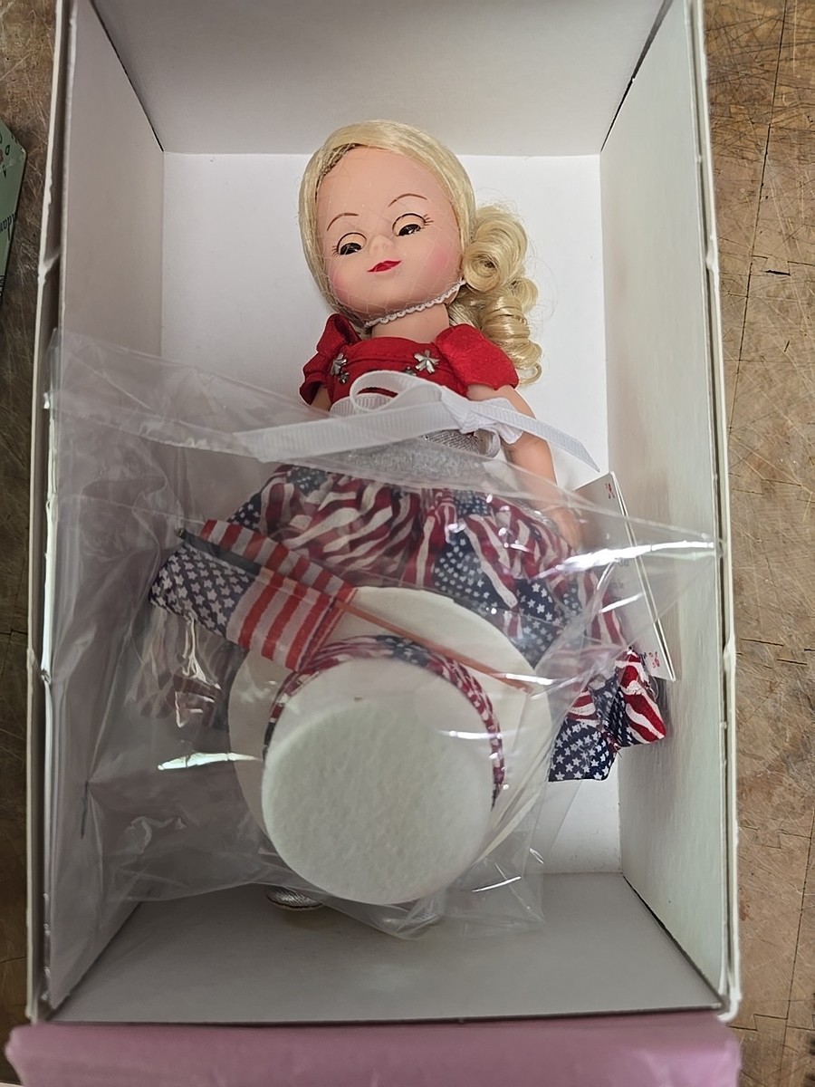 Vintage Rare Madame Alexander Star Spangled Gal Doll 26980 Mint In