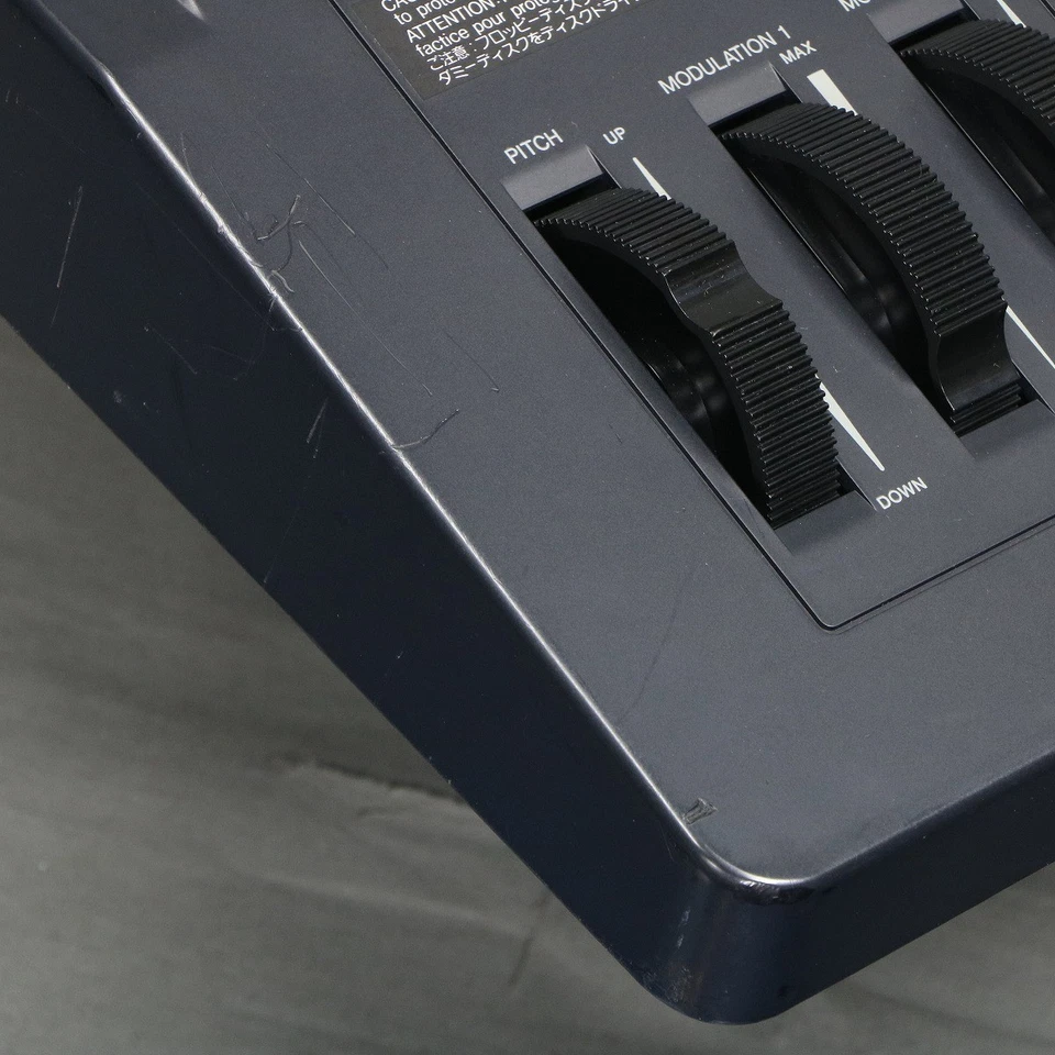 Yamaha SY 99 76 keyboard synthesizer - Image 3 of 4