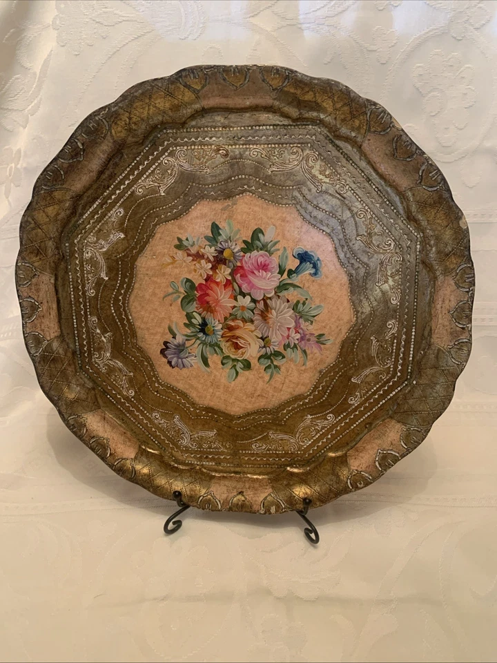 "Bandeja de madera de colección A Mano Firenzi 11 1/2"" pintada a mano dorado borde festoneado" Foto 2 de 4