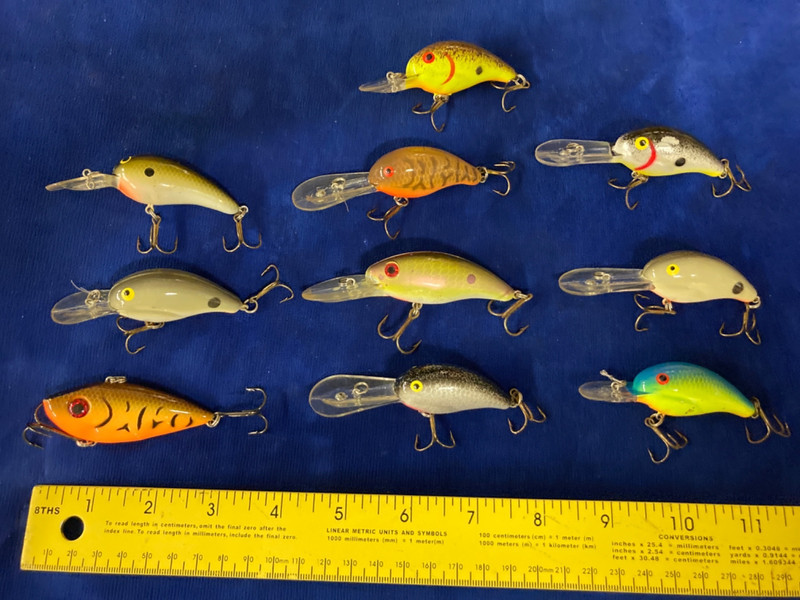NICE LOT OF 10 GREAT VINTAGE  BASS FISHING LURES