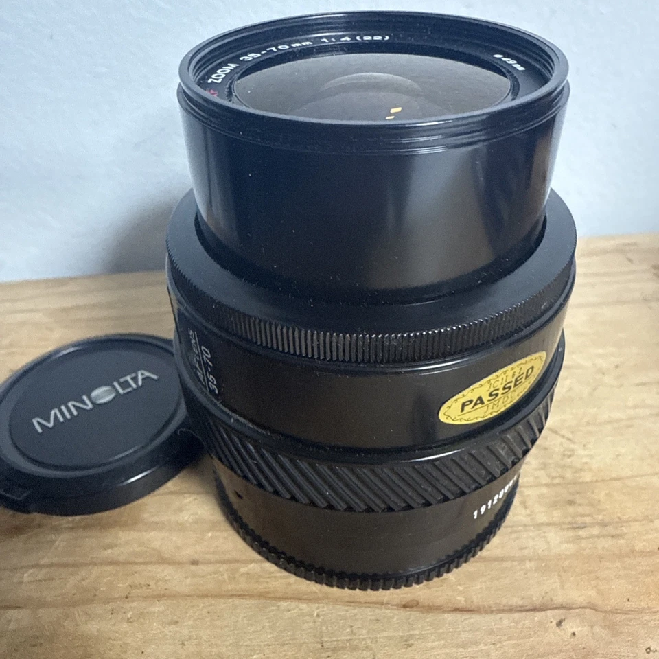 Minolta Maxxum AF Zoom Lens 35-70mm 1:4 (22) 49mm Lens w/ Caps Lids - Image 4 of 4