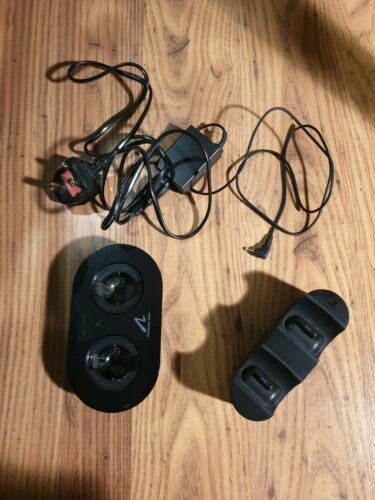 Offizielle PS3 Move Ladestation und offizieller PS4 Controller Ladestation funktioniert - Bild 1 von 4