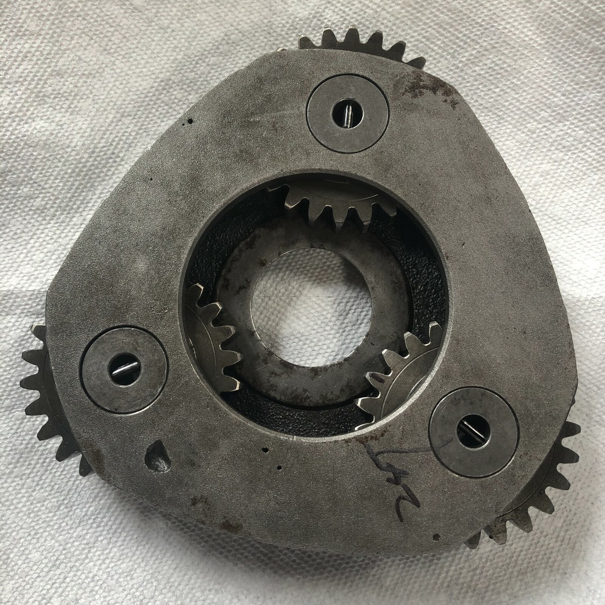 ゆうり 2021633 3033237 carrier assy 1st fits hitachi ex120-1 ex100