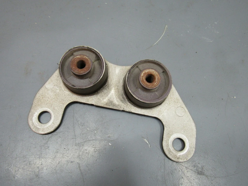 2008 BMW M3 TRANSMISSION BRACKET REAR BRACE E90 E92 E93 2008-2013 OEM - Imagem 4 de 4