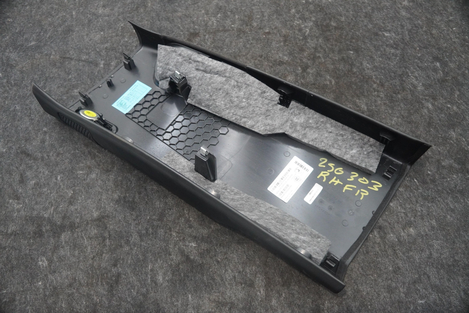 Right Lower Center B Pillar Cover Trim Panel 4ML867240 QG8 Lamborghini Urus 2019