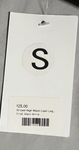 Womens Small Striped Black/White Capri Leggings NWT New Workout Pants - Bild 4 von 4