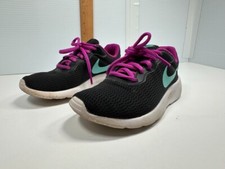 Nike Boys' Tanjun PS Pre-School Shoe 818382-026 Black/Hyper Violet/Aurora 1Y